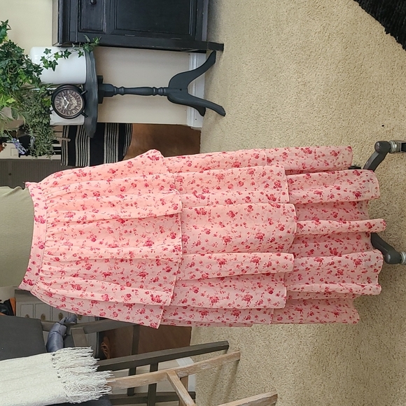 Gorgeous nwt floral tiered skirt 😍 - Picture 6 of 14